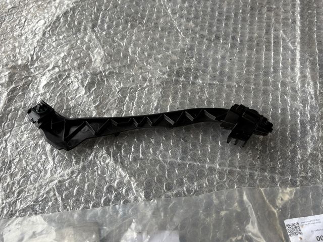 bontott MERCEDES-BENZ C-CLASS Jobb hátsó Küszöb Tartó