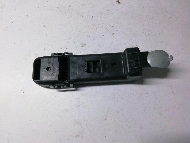 bontott MERCEDES-BENZ C-CLASS Jobb Hátsó Lámpa Foglalat