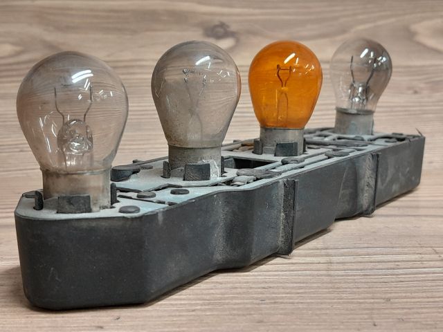 bontott MERCEDES-BENZ C-CLASS Jobb Hátsó Lámpa Foglalat