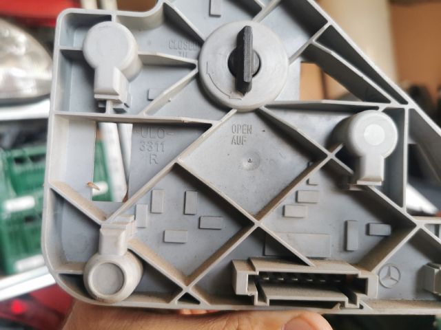 bontott MERCEDES-BENZ C-CLASS Jobb Hátsó Lámpa Foglalat