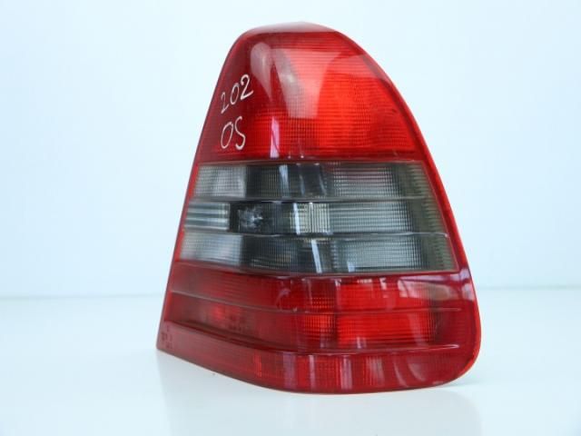 bontott MERCEDES-BENZ C-CLASS Jobb Hátsó Lámpa