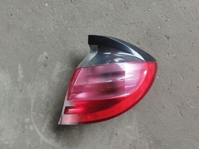 bontott MERCEDES-BENZ C-CLASS Jobb Hátsó Lámpa