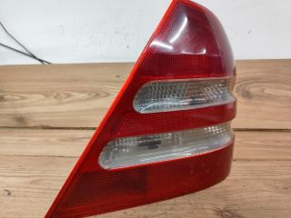 bontott MERCEDES-BENZ C-CLASS Jobb Hátsó Lámpa