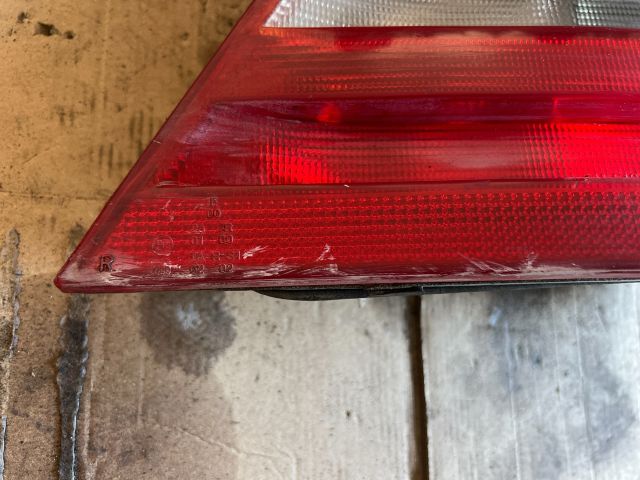 bontott MERCEDES-BENZ C-CLASS Jobb Hátsó Lámpa