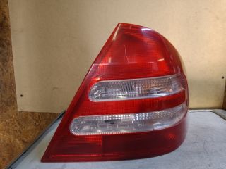 bontott MERCEDES-BENZ C-CLASS Jobb Hátsó Lámpa