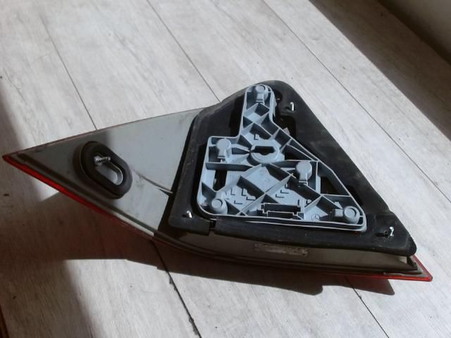 bontott MERCEDES-BENZ C-CLASS Jobb Hátsó Lámpa