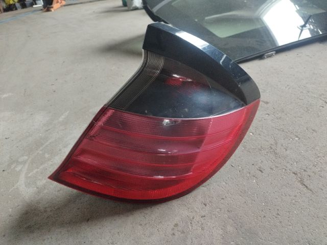 bontott MERCEDES-BENZ C-CLASS Jobb Hátsó Lámpa