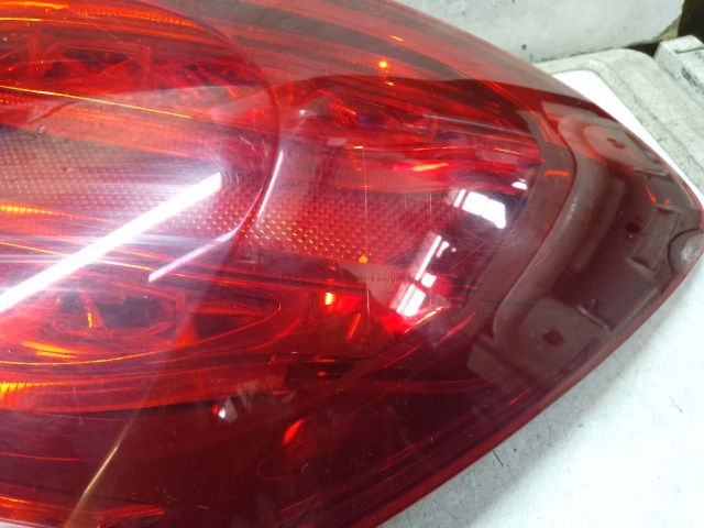 bontott MERCEDES-BENZ C-CLASS Jobb Hátsó Lámpa