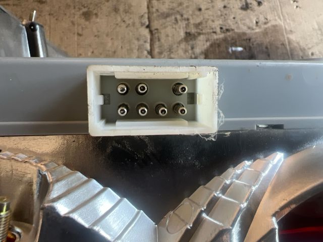 bontott MERCEDES-BENZ C-CLASS Jobb Hátsó Lámpa