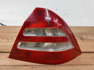 bontott MERCEDES-BENZ C-CLASS Jobb Hátsó Lámpa