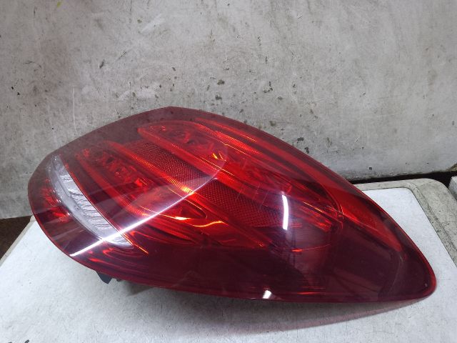 bontott MERCEDES-BENZ C-CLASS Jobb Hátsó Lámpa