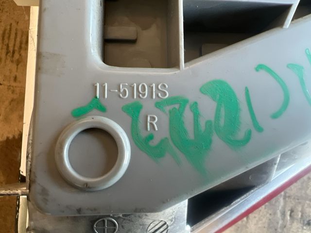 bontott MERCEDES-BENZ C-CLASS Jobb Hátsó Lámpa