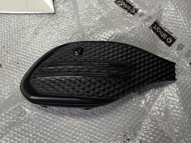 bontott MERCEDES-BENZ C-CLASS Jobb Ködlámpa Rács