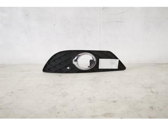 bontott MERCEDES-BENZ C-CLASS Jobb Ködlámpa Rács