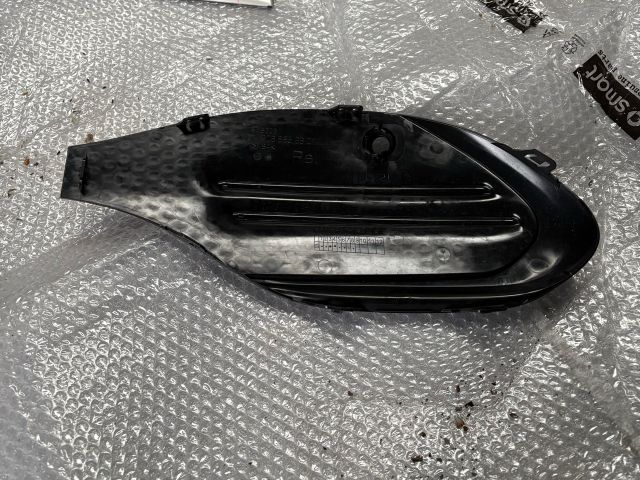 bontott MERCEDES-BENZ C-CLASS Jobb Ködlámpa Rács