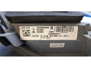 bontott MERCEDES-BENZ C-CLASS Jobb Külső Hátsó Lámpa