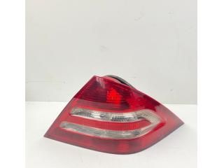 bontott MERCEDES-BENZ C-CLASS Jobb Külső Hátsó Lámpa