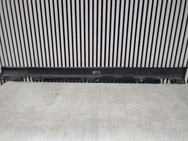 bontott MERCEDES-BENZ C-CLASS Jobb Küszöb