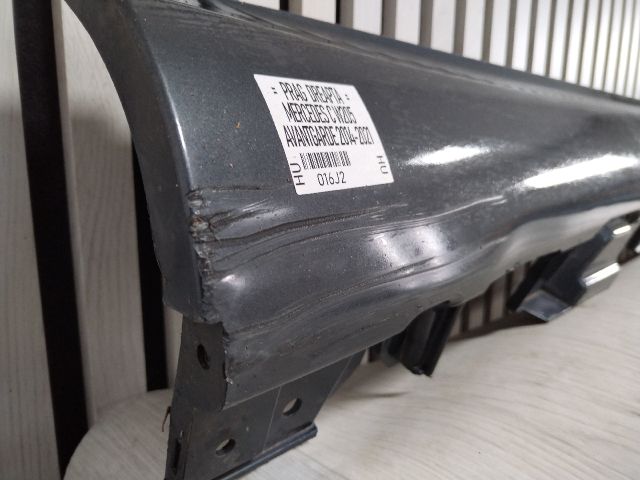 bontott MERCEDES-BENZ C-CLASS Jobb Küszöb