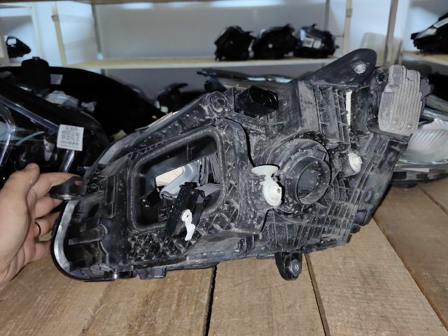 bontott MERCEDES-BENZ C-CLASS Jobb Ledes Fényszóró