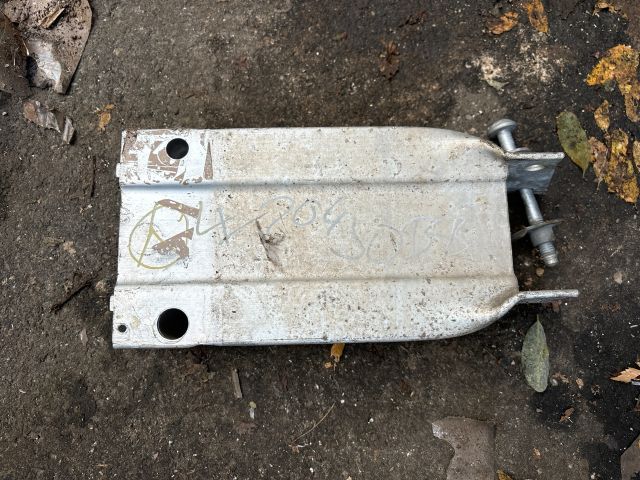 bontott MERCEDES-BENZ C-CLASS Jobb Lökhárító Tartó Nyúlványvég