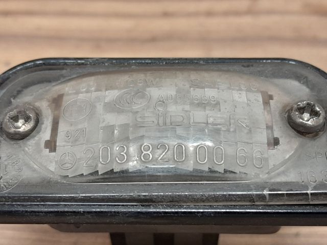 bontott MERCEDES-BENZ C-CLASS Jobb Rendszámtábla Világítás