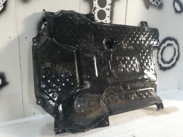 bontott MERCEDES-BENZ C-CLASS Kartervédő