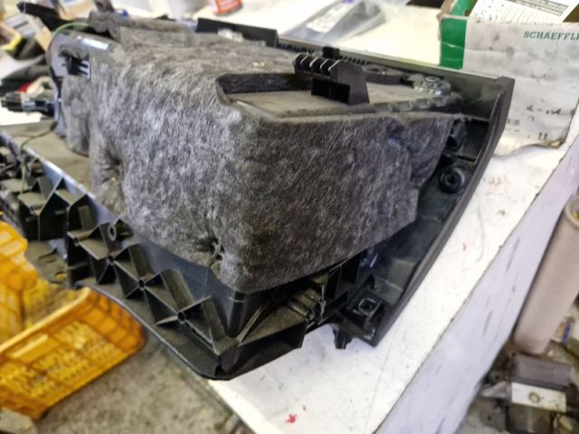 bontott MERCEDES-BENZ C-CLASS Kesztyűtartó