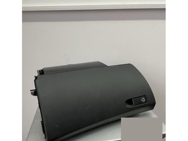 bontott MERCEDES-BENZ C-CLASS Kesztyűtartó