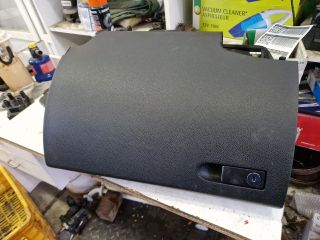 bontott MERCEDES-BENZ C-CLASS Kesztyűtartó