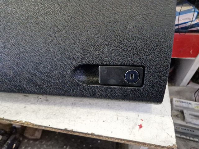 bontott MERCEDES-BENZ C-CLASS Kesztyűtartó