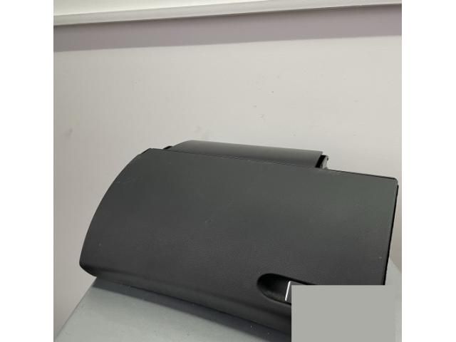 bontott MERCEDES-BENZ C-CLASS Kesztyűtartó