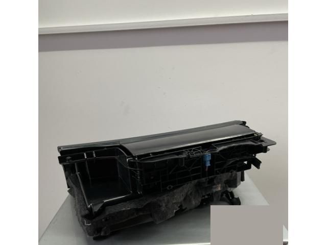 bontott MERCEDES-BENZ C-CLASS Kesztyűtartó