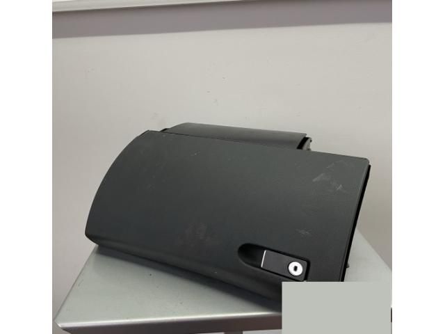 bontott MERCEDES-BENZ C-CLASS Kesztyűtartó