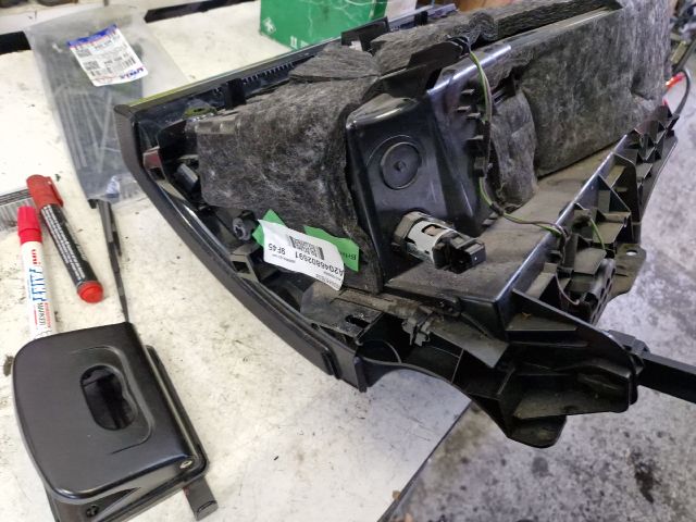 bontott MERCEDES-BENZ C-CLASS Kesztyűtartó