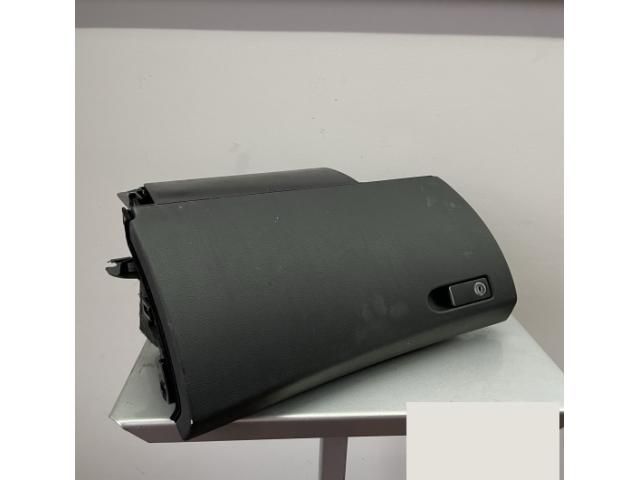 bontott MERCEDES-BENZ C-CLASS Kesztyűtartó