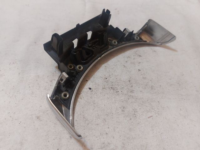 bontott MERCEDES-BENZ C-CLASS Könyöklő Tartó Konzol