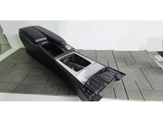 bontott MERCEDES-BENZ C-CLASS Könyöklő