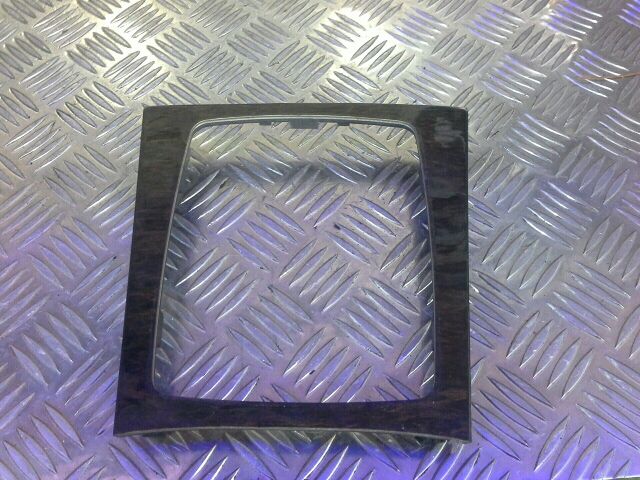 bontott MERCEDES-BENZ C-CLASS Középkonzol Keret