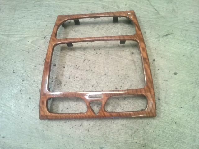 bontott MERCEDES-BENZ C-CLASS Középkonzol Keret