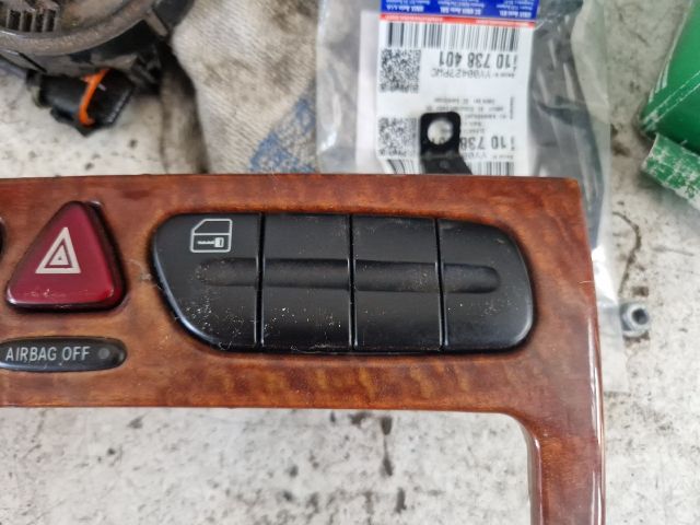 bontott MERCEDES-BENZ C-CLASS Középkonzol Vezérlő Panel