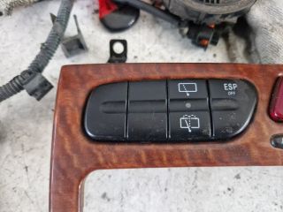 bontott MERCEDES-BENZ C-CLASS Középkonzol Vezérlő Panel