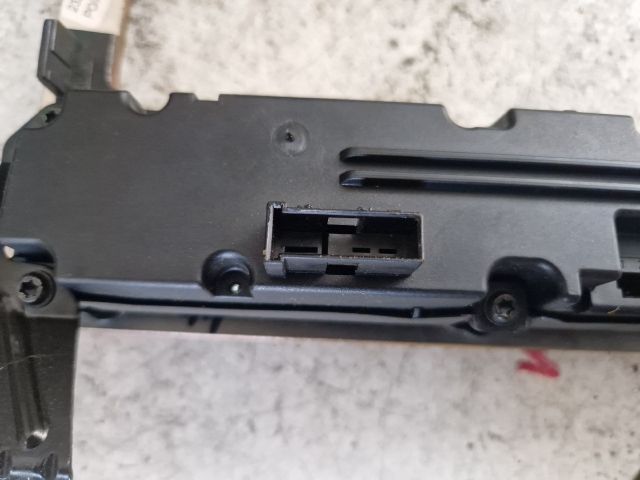 bontott MERCEDES-BENZ C-CLASS Középkonzol Vezérlő Panel