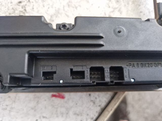 bontott MERCEDES-BENZ C-CLASS Középkonzol Vezérlő Panel