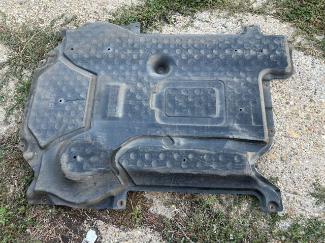 bontott MERCEDES-BENZ C-CLASS Középső Kardánbox Burkolat