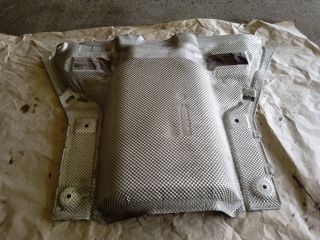 bontott MERCEDES-BENZ C-CLASS Középső Kipufogó Dob Hővédő Lemez