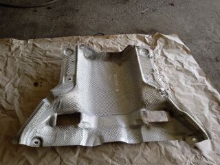 bontott MERCEDES-BENZ C-CLASS Középső Kipufogó Dob Hővédő Lemez