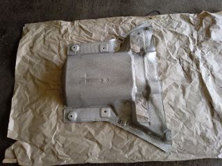 bontott MERCEDES-BENZ C-CLASS Középső Kipufogó Dob Hővédő Lemez