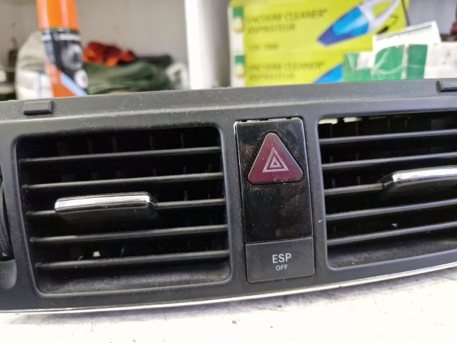 bontott MERCEDES-BENZ C-CLASS Középső Szellőző