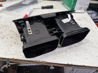 bontott MERCEDES-BENZ C-CLASS Középső Szellőző